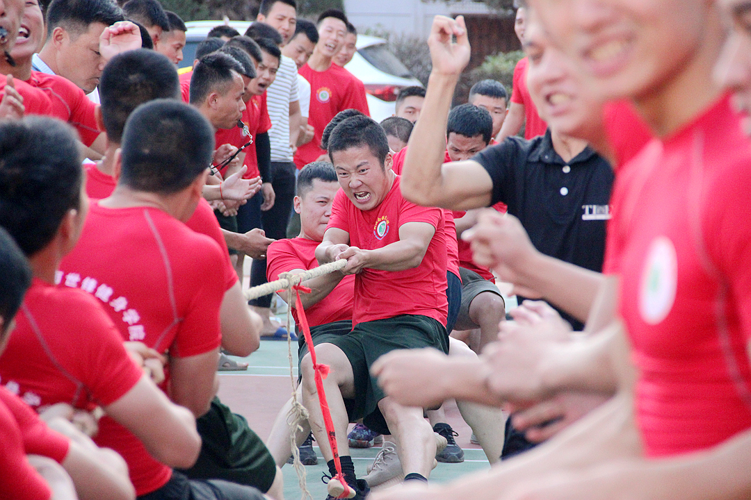 赣州新江南学员拔河比赛27.jpg