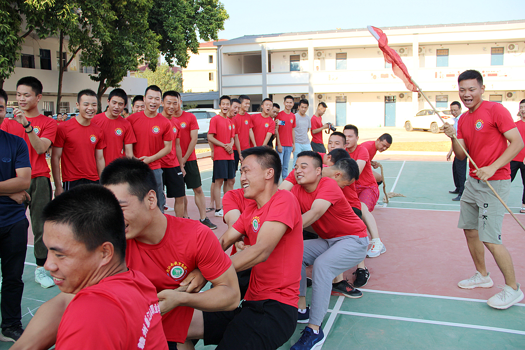 赣州新江南学员拔河比赛14.jpg
