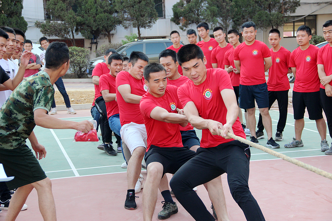赣州新江南学员拔河比赛13.jpg